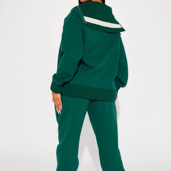 Royal Club Green cream Hoodie with zip front ribbed collar set with sweatpants - Picture 4 of 5